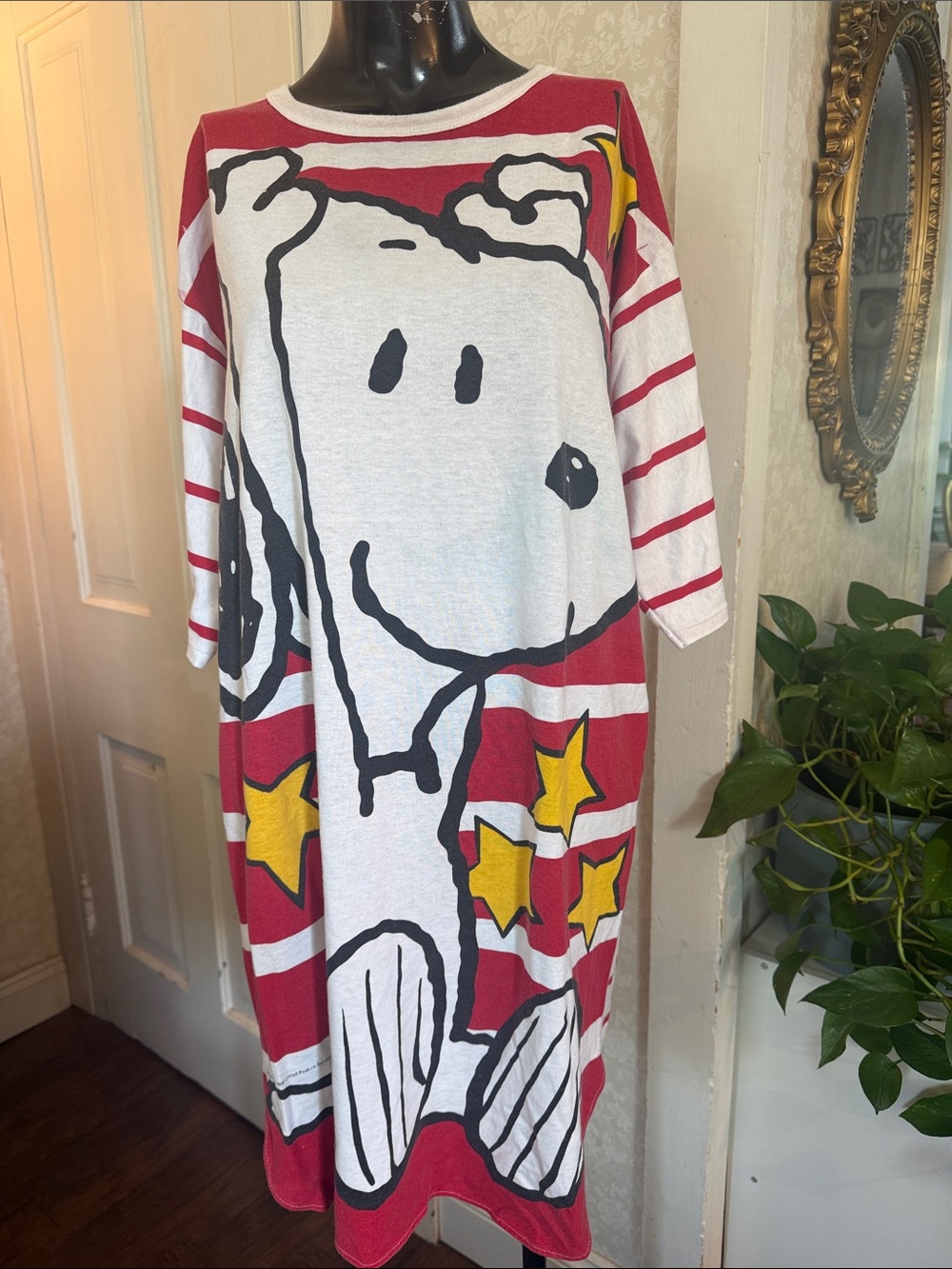 Vintage Snoopy Graphic T-Shirt Dress Sleepshirt Peanuts 80s Made in USA One Size